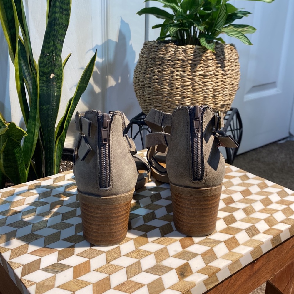 Taupe POP block heel sandals - Picture 3 of 6